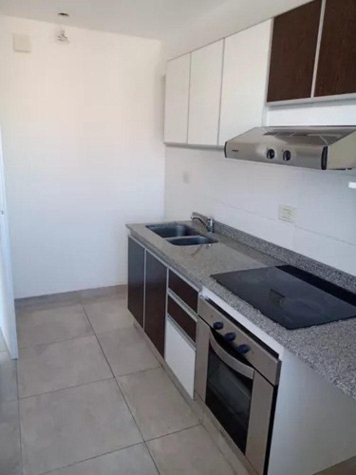 Venta Departamento 2 Amb con Balcon en Marcos Sastre 2800 Villa del Parque