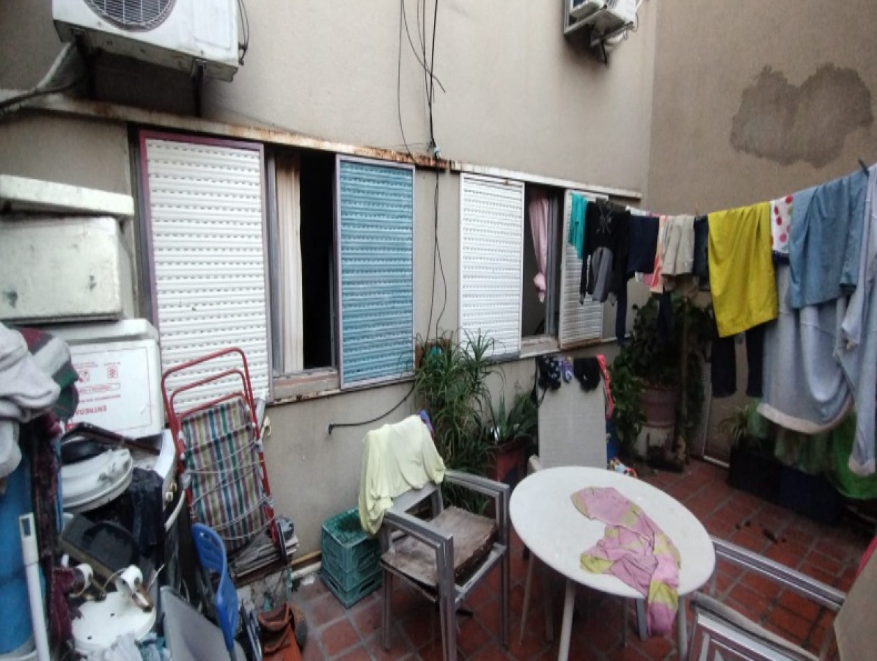 Venta depto 3 amb con patio en Peron 4200, Almagro.