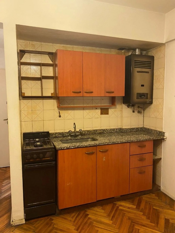 Alquiler monoambiente dividido en Lascano 2000, Paternal.