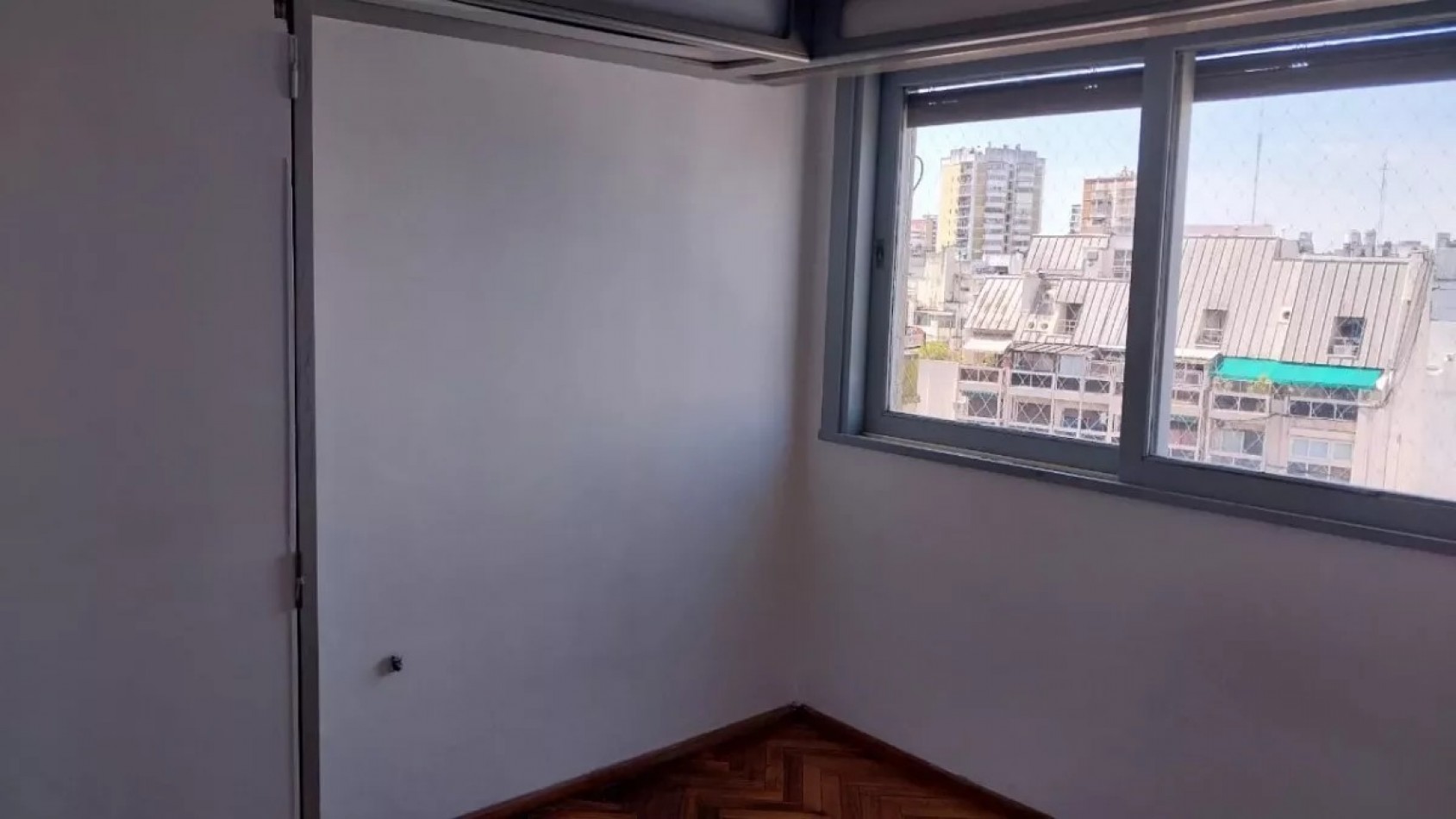 Venta depto 3 amb con balcon en Charcas 3100, Recoleta.