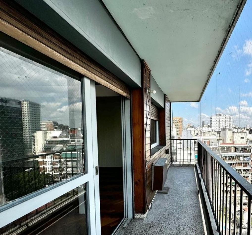 Venta depto 3 amb con balcon en Charcas 3100, Recoleta.