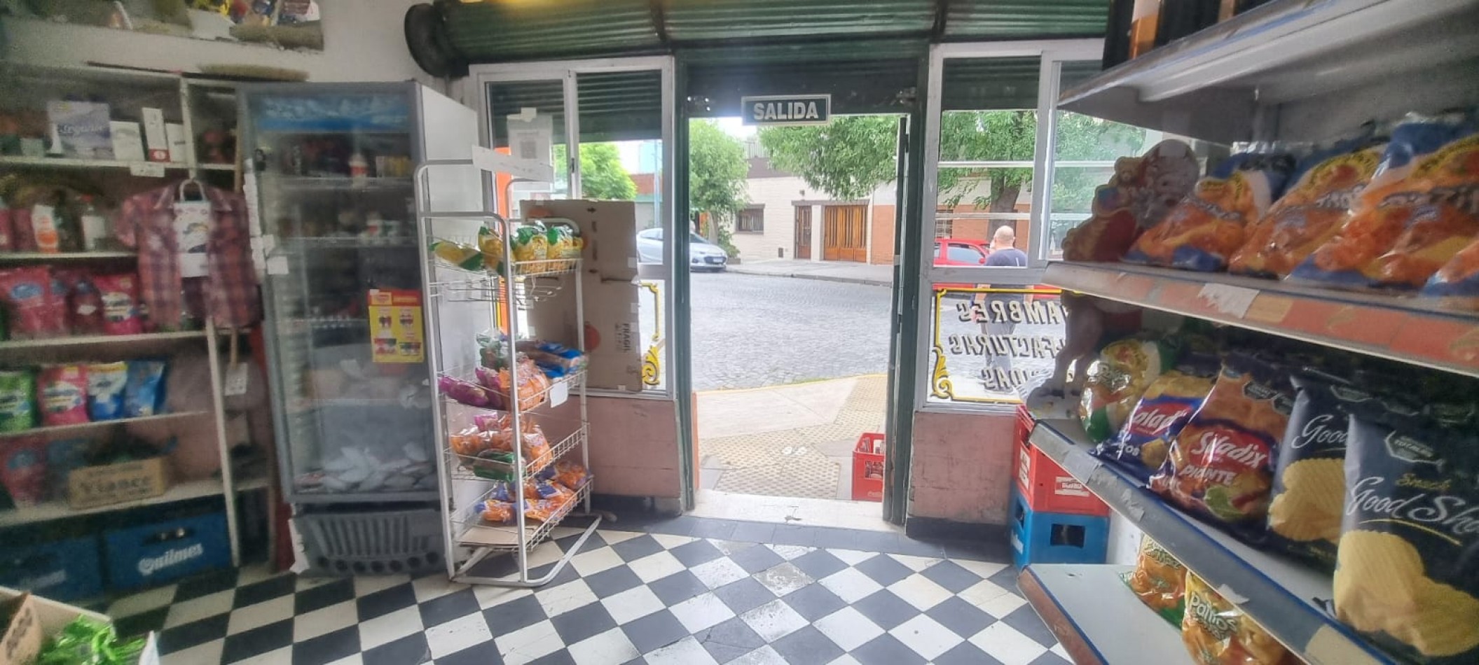 Casa de 5 amb con cochera y local en Chilavert 1500, Nueva Pompeya