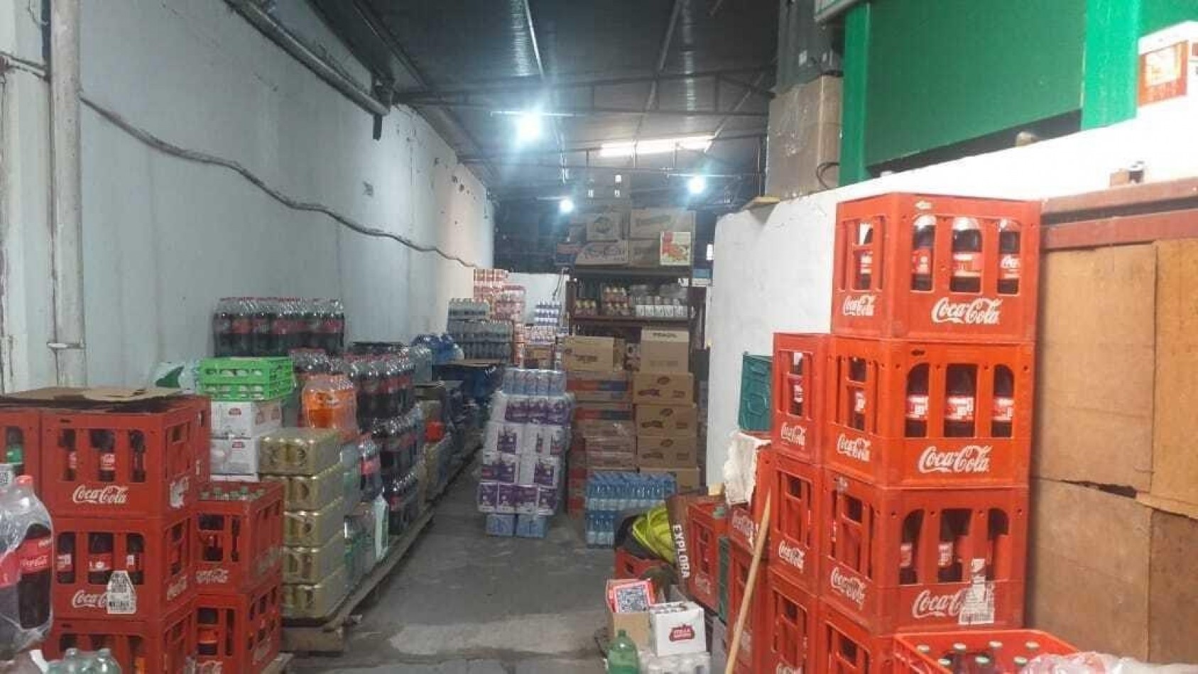 Alquiler local comercial en Av. Eva Peron 2000, Parque Chacabuco