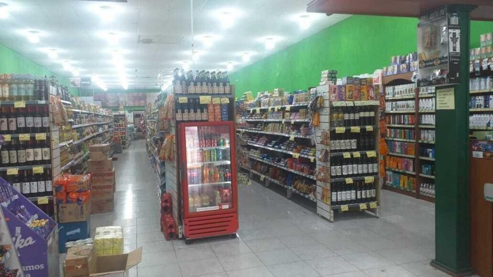 Alquiler local comercial en Av. Eva Peron 2000, Parque Chacabuco