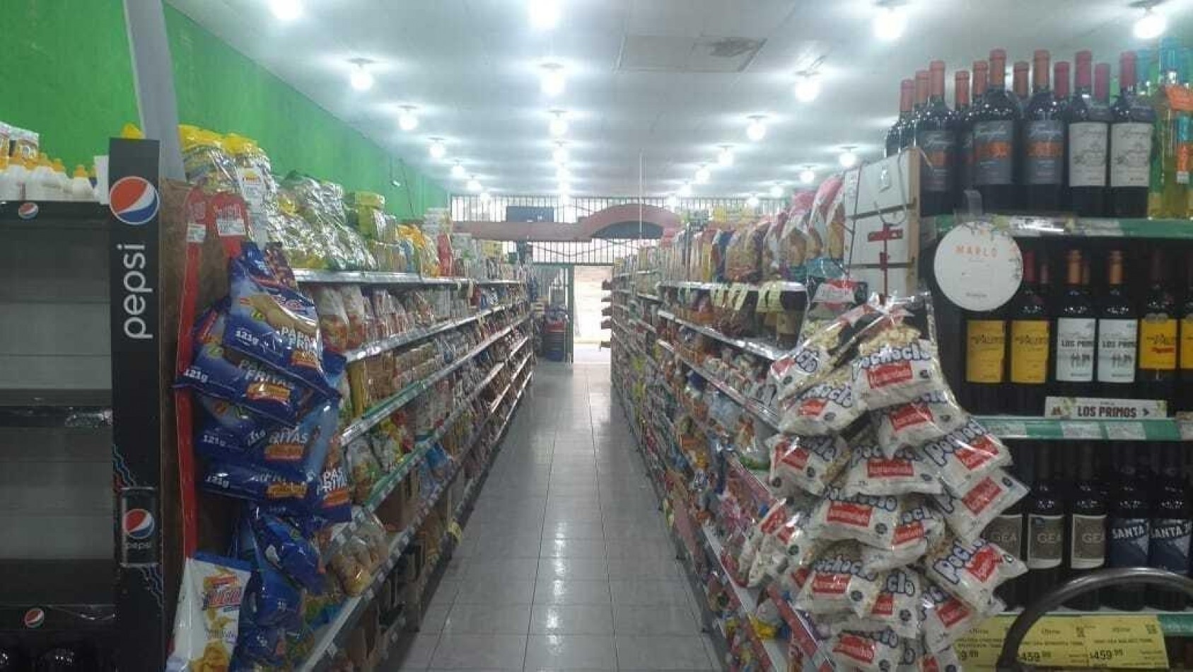 Alquiler local comercial en Av. Eva Peron 2000, Parque Chacabuco