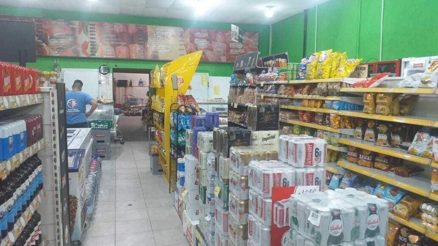Alquiler local comercial en Av. Eva Peron 2000, Parque Chacabuco
