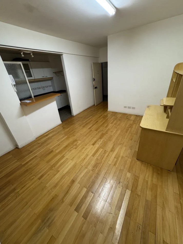 Venta OPORTUNIDAD depto 2 amb en Av. H. Pueyrredon 800, Caballito
