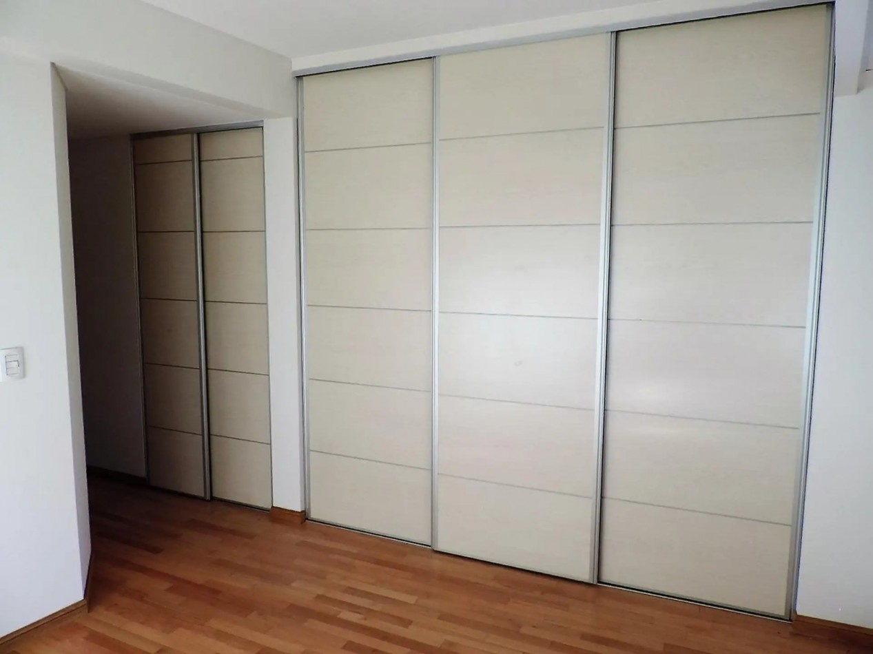 Venta semipiso 4 amb con balcon y cochera en Av. Pedro Goyena 500, Caballito.