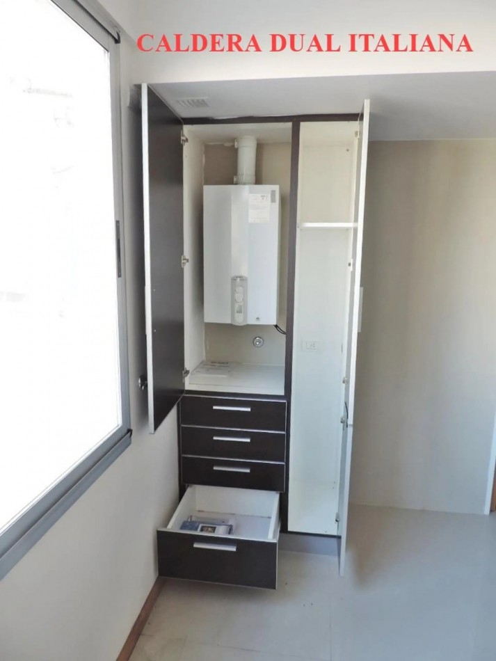Venta semipiso 4 amb con balcon y cochera en Av. Pedro Goyena 500, Caballito.