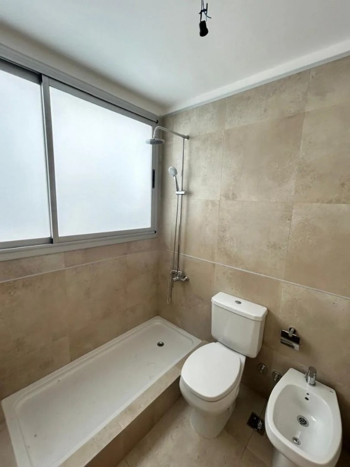 Venta depto 4 amb con balcon-terraza en G. de Laferrere 1100, Parque Chacabuco