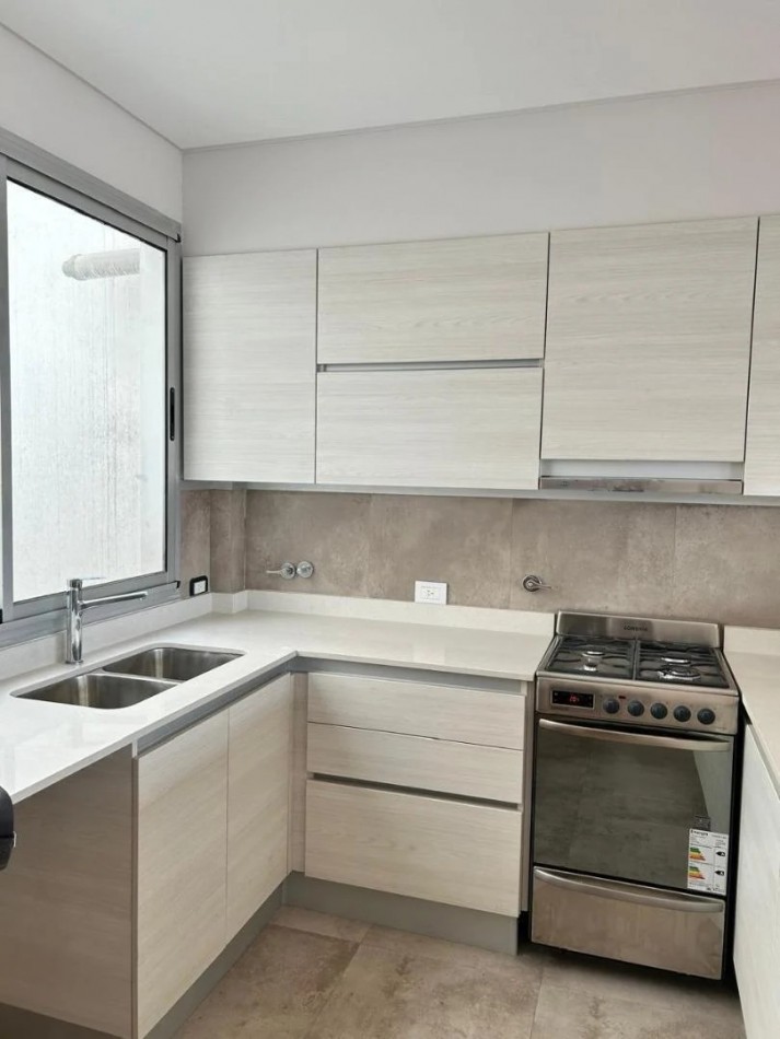 Venta depto 4 amb con balcon-terraza en G. de Laferrere 1100, Parque Chacabuco