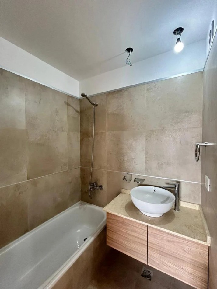 Venta depto 4 amb con balcon-terraza en G. de Laferrere 1100, Parque Chacabuco