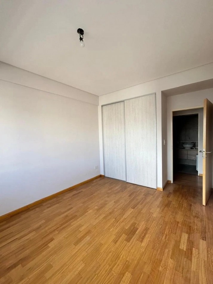 Venta depto 4 amb con balcon-terraza en G. de Laferrere 1100, Parque Chacabuco