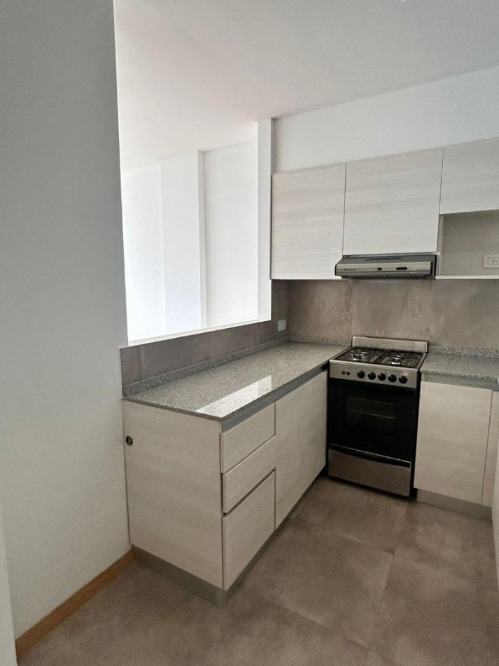 Venta depto 2 amb con balcon en G. de Laferrere 1100, Parque Chacabuco