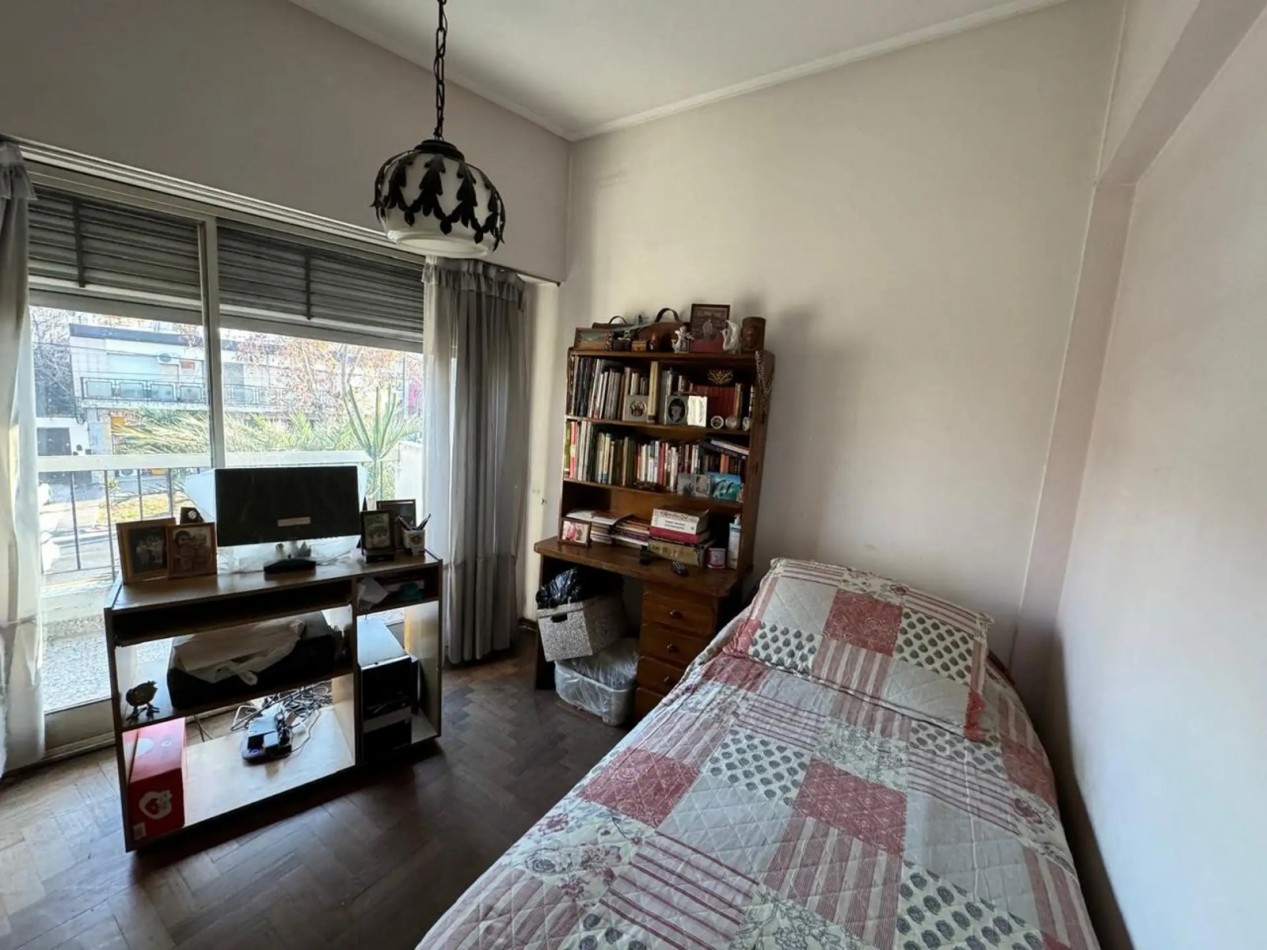 Venta Depto 4 amb con cochera en Av. Eva Peron 2800, Flores