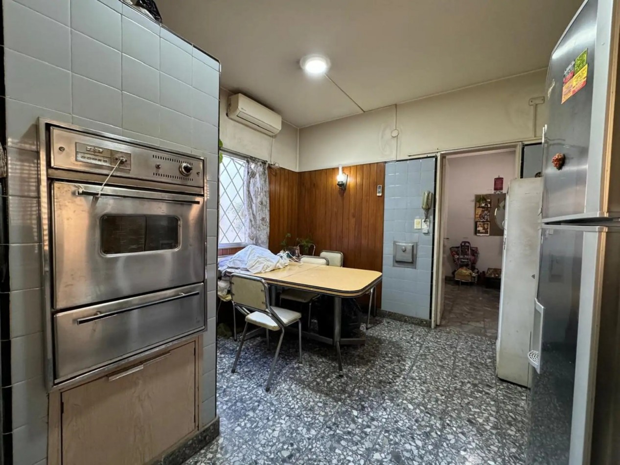 Venta Depto 4 amb con cochera en Av. Eva Peron 2800, Flores
