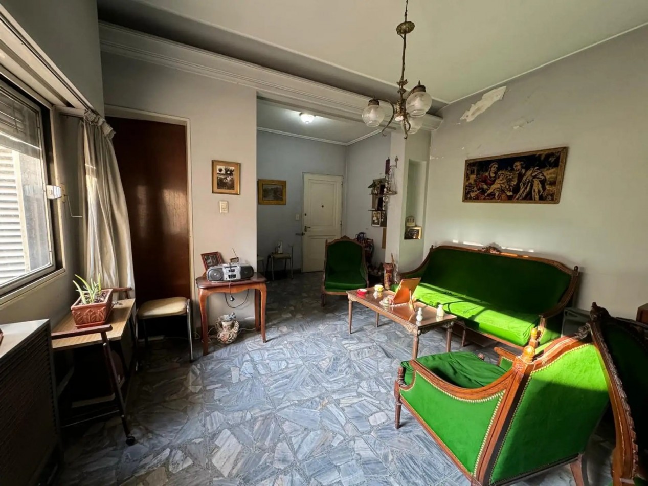 Venta Depto 4 amb con cochera en Av. Eva Peron 2800, Flores