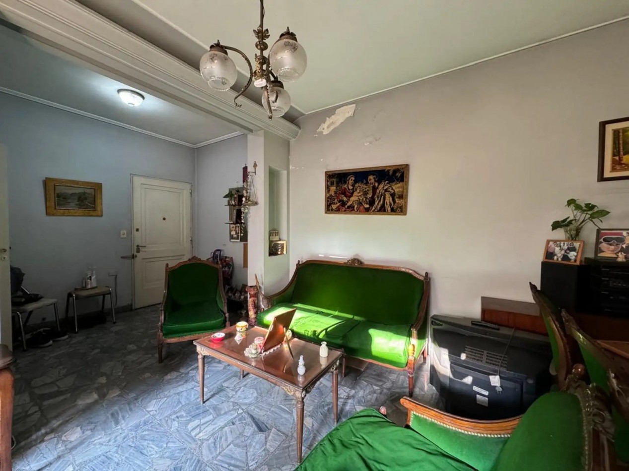 Venta Depto 4 amb con cochera en Av. Eva Peron 2800, Flores