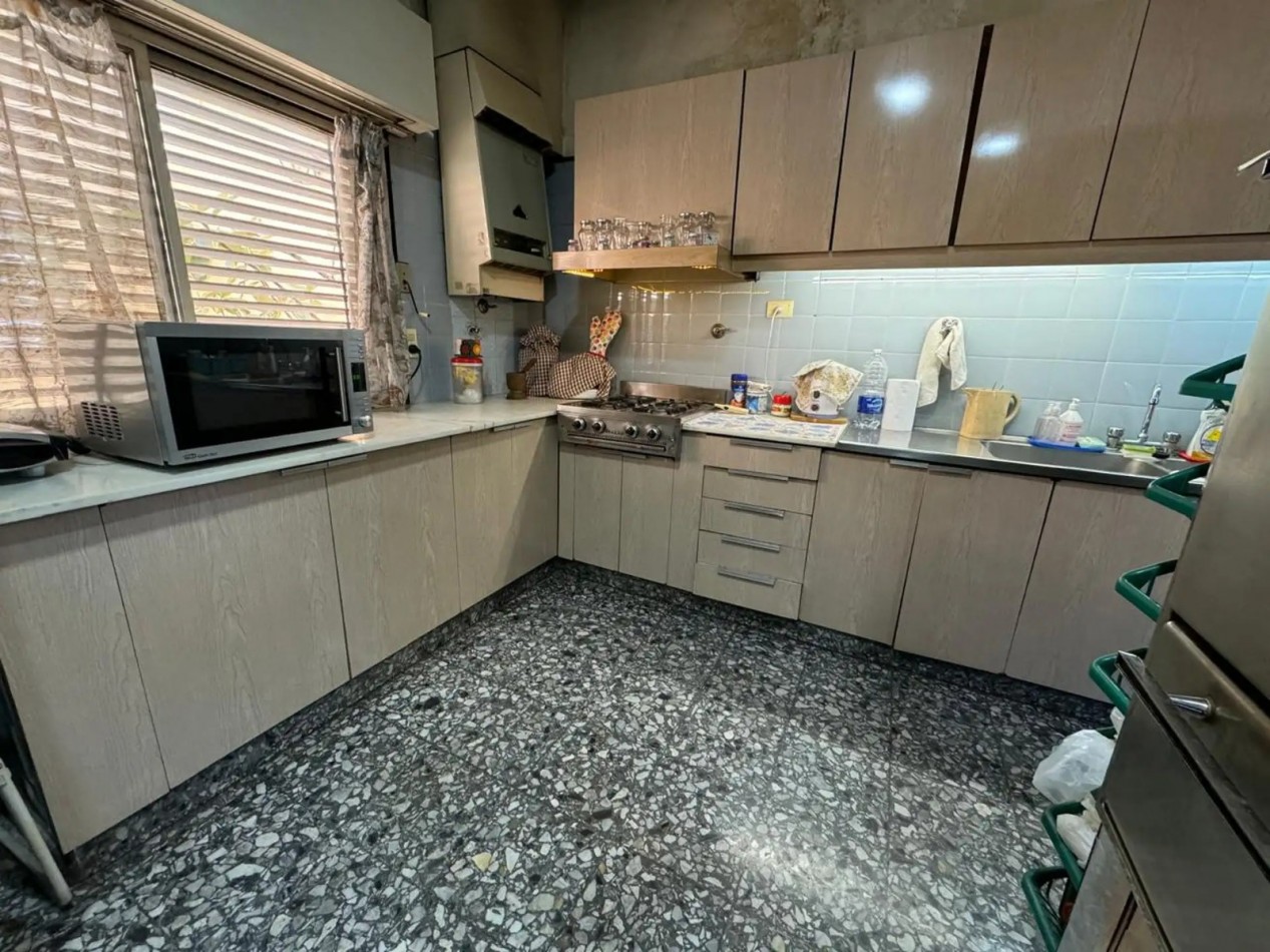 Venta Depto 4 amb con cochera en Av. Eva Peron 2800, Flores