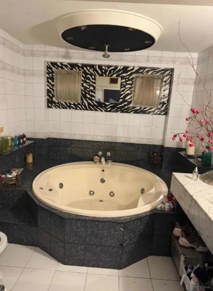 Venta Casa 6 amb en Villa del Parque, con cocheras