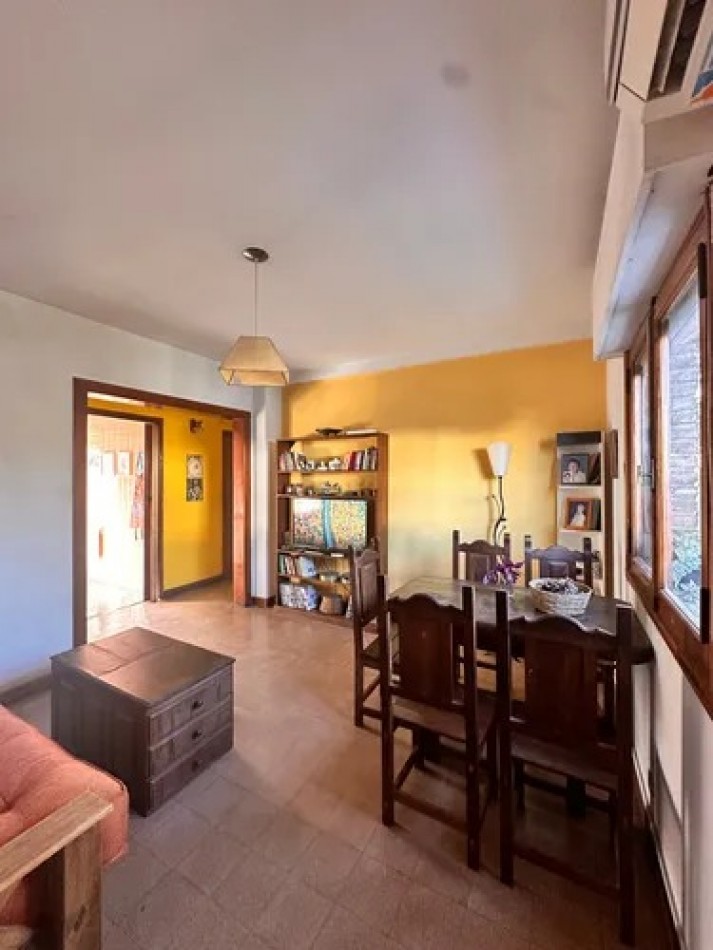 Venta dpto 4 amb  con balcon al frente Av Lacarra 400  Parque Avellaneda