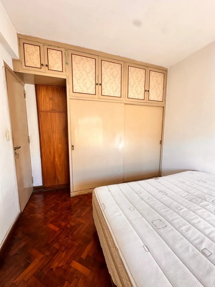 Venta dpto 4 amb  con balcon al frente Av Lacarra 400  Parque Avellaneda