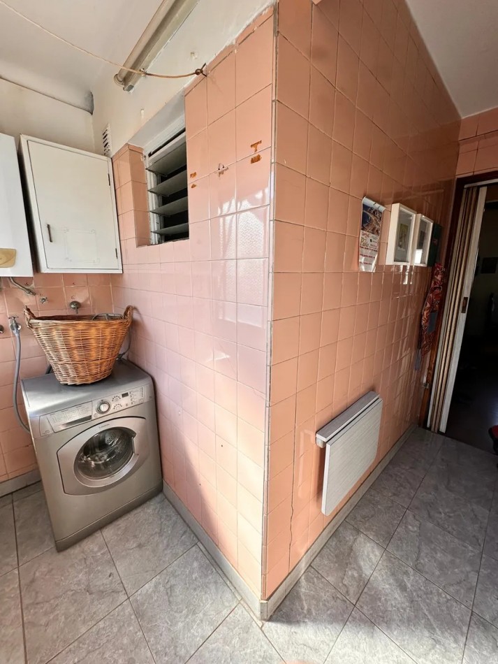 Venta dpto 4 amb  con balcon al frente Av Lacarra 400  Parque Avellaneda