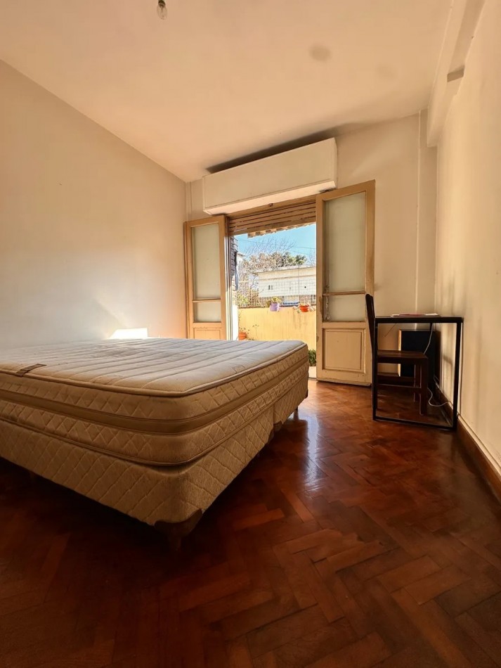 Venta dpto 4 amb  con balcon al frente Av Lacarra 400  Parque Avellaneda