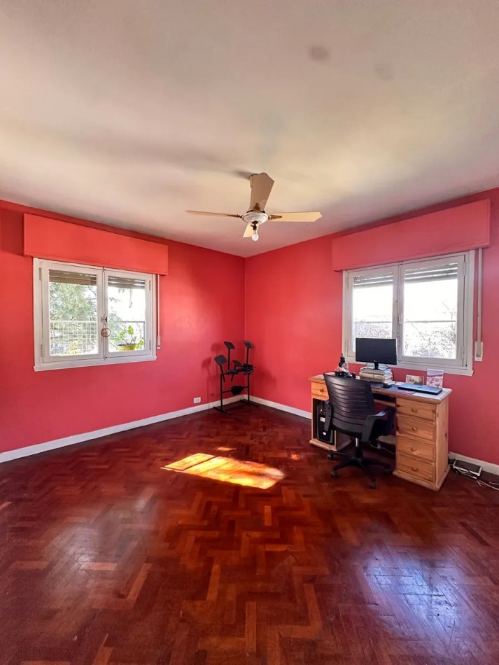 Venta dpto 4 amb  con balcon al frente Av Lacarra 400  Parque Avellaneda