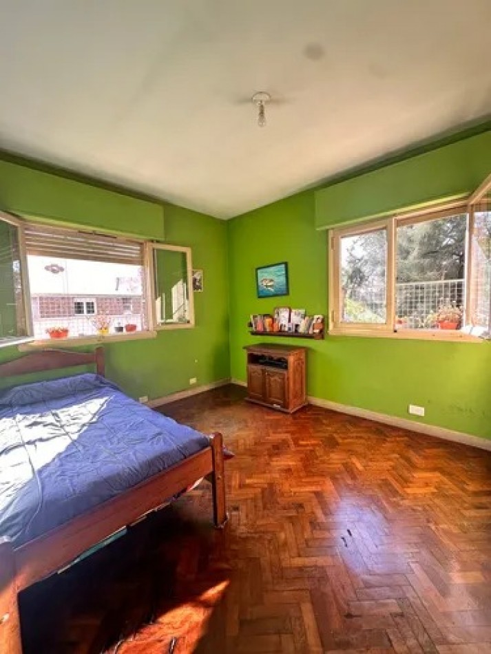 Venta dpto 4 amb  con balcon al frente Av Lacarra 400  Parque Avellaneda
