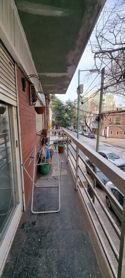 Departamento en Venta 3 ambientes al Frente con Balcon en Caballito