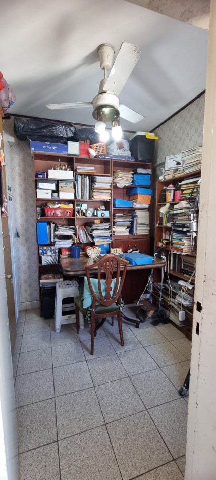 Venta  dpto 4 amb con habitacion de servicio sobre Av Rivadavia 6000, Caballito