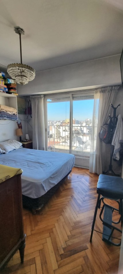 Venta  dpto 4 amb con habitacion de servicio sobre Av Rivadavia 6000, Caballito