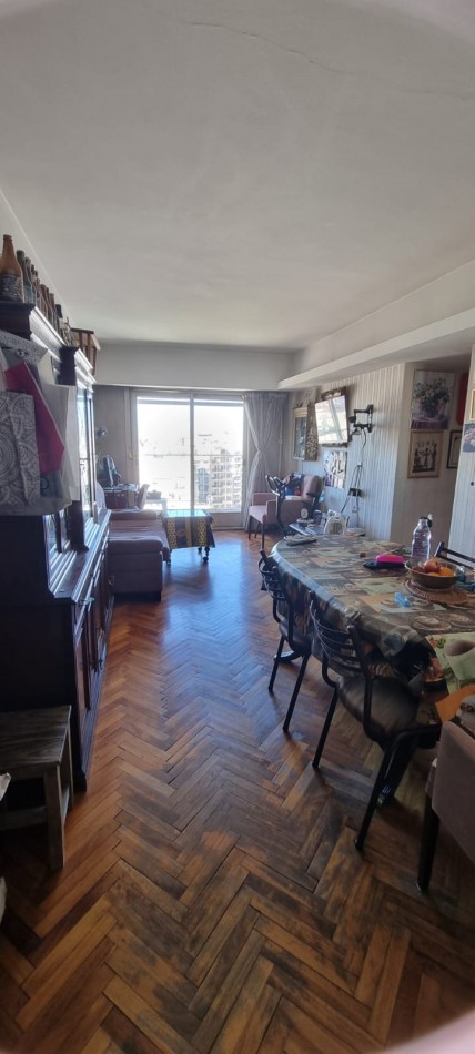 Venta  dpto 4 amb con habitacion de servicio sobre Av Rivadavia 6000, Caballito