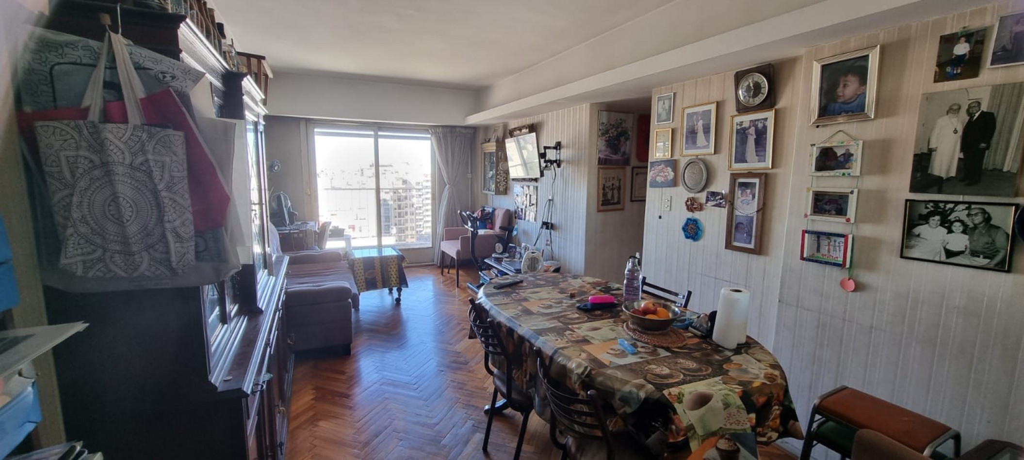 Venta  dpto 4 amb con habitacion de servicio sobre Av Rivadavia 6000, Caballito