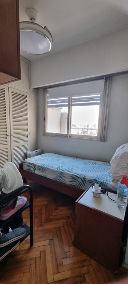 Venta  dpto 4 amb con habitacion de servicio sobre Av Rivadavia 6000, Caballito