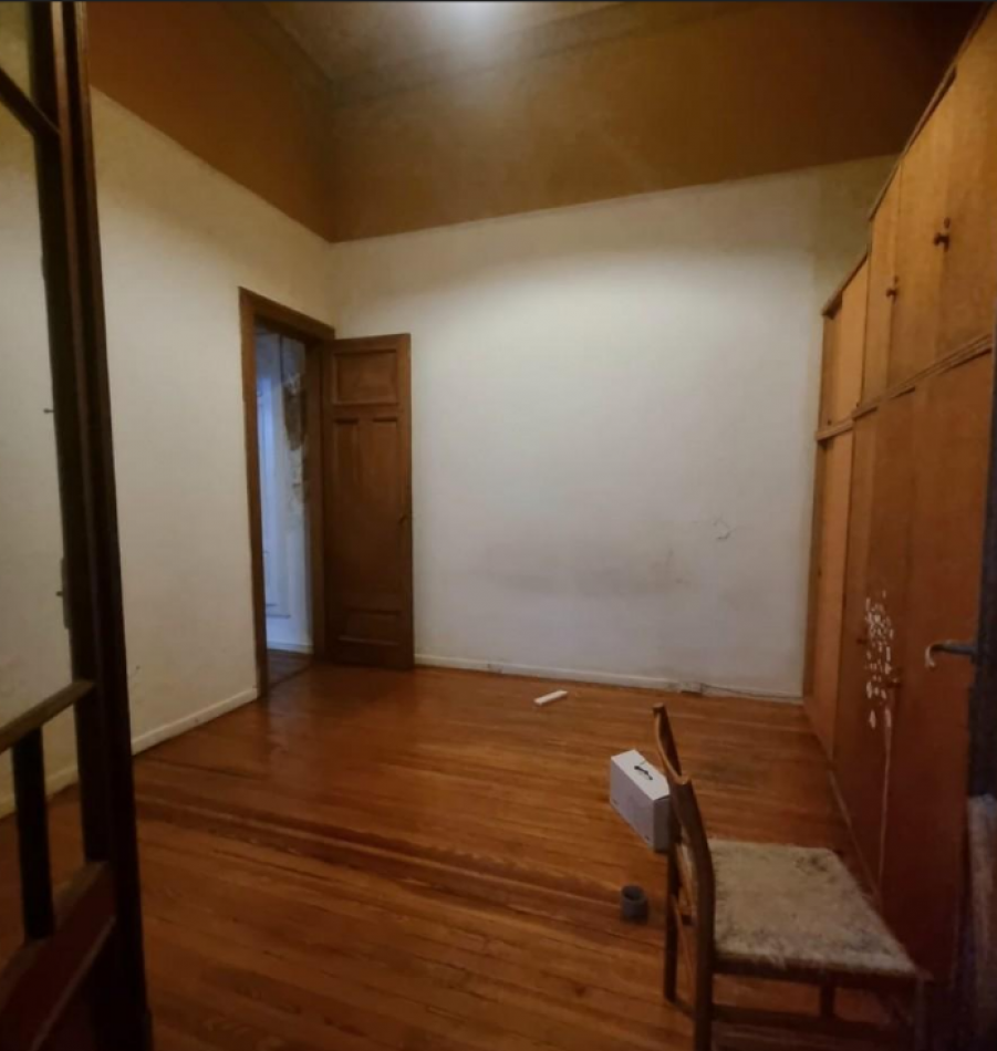 Alquiler 24 meses PH 6 Amb con Cochera Balvanera(A REFACCIONAR)