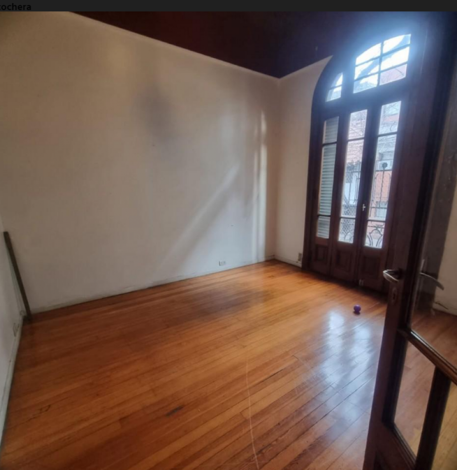 Alquiler 24 meses PH 6 Amb con Cochera Balvanera(A REFACCIONAR)