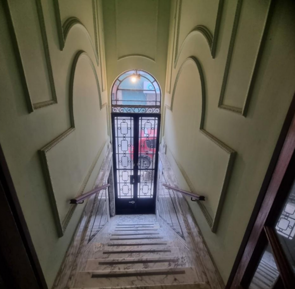 Alquiler 24 meses PH 6 Amb con Cochera Balvanera(A REFACCIONAR)