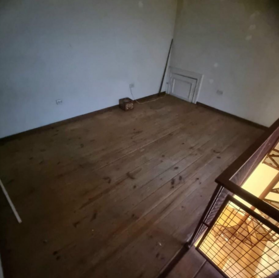 Alquiler 24 meses PH 6 Amb con Cochera Balvanera(A REFACCIONAR)