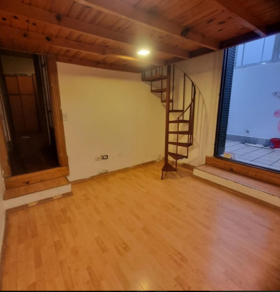 Alquiler 24 meses PH 6 Amb con Cochera Balvanera(A REFACCIONAR)