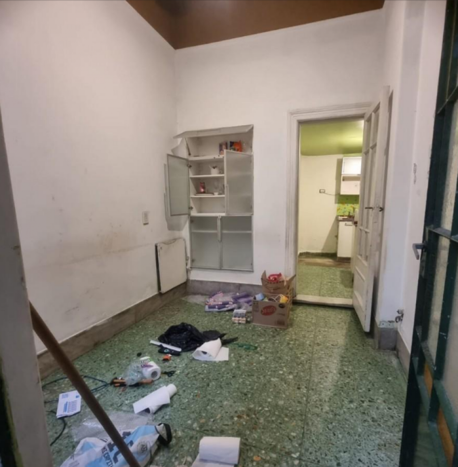 Alquiler 24 meses PH 6 Amb con Cochera Balvanera(A REFACCIONAR)