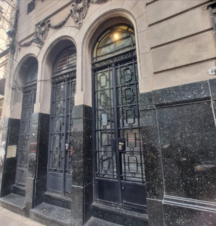 Alquiler 24 meses PH 6 Amb con Cochera Balvanera(A REFACCIONAR)