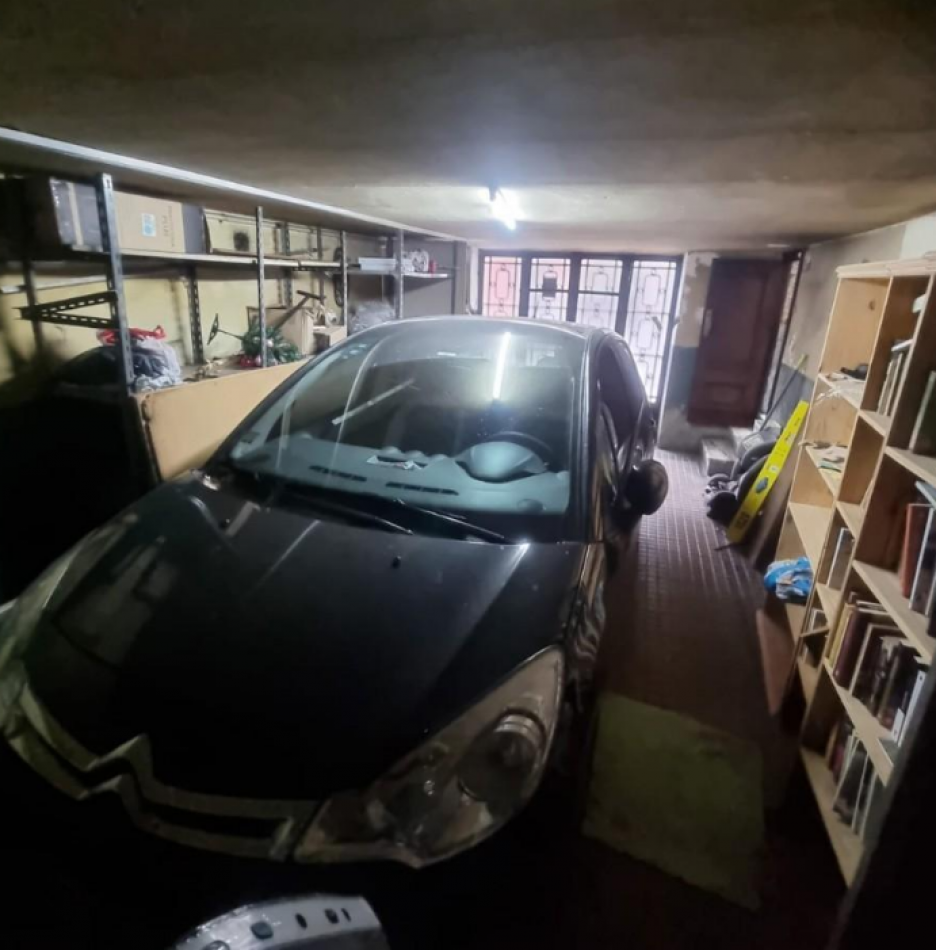 Alquiler 24 meses PH 6 Amb con Cochera Balvanera(A REFACCIONAR)