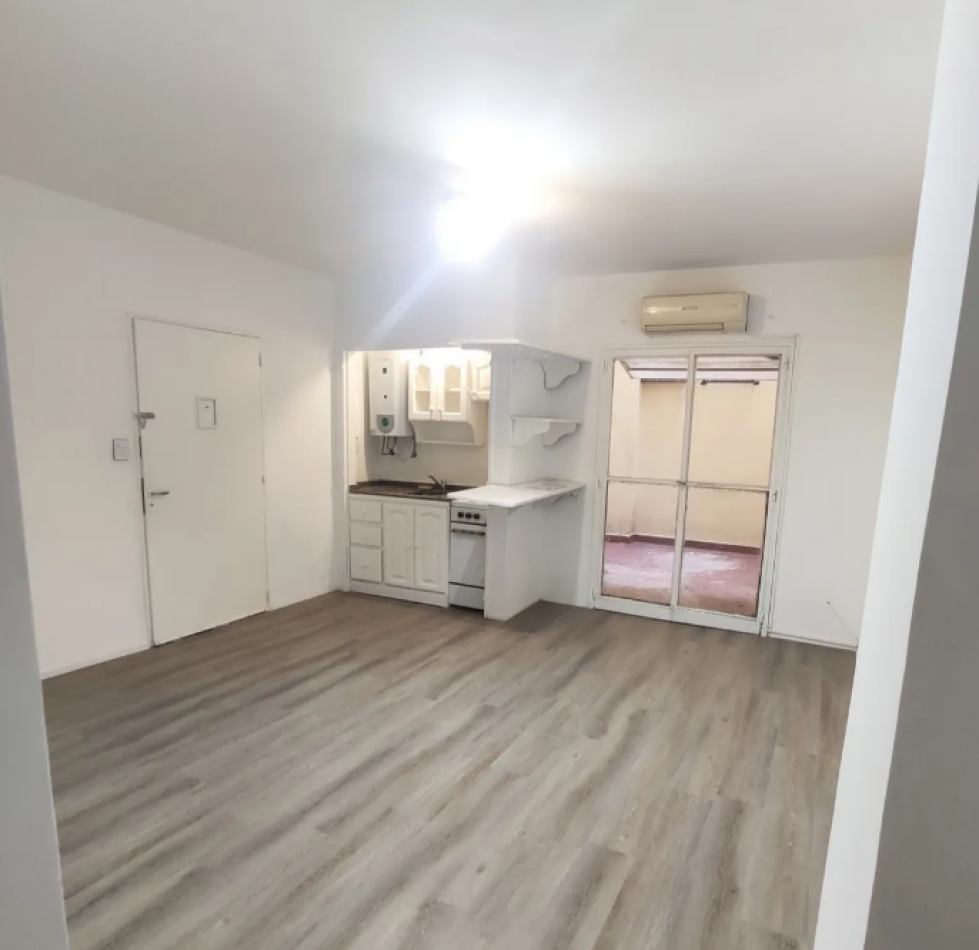 2 Amb con patio Av. Santa Fe y Dorrego.