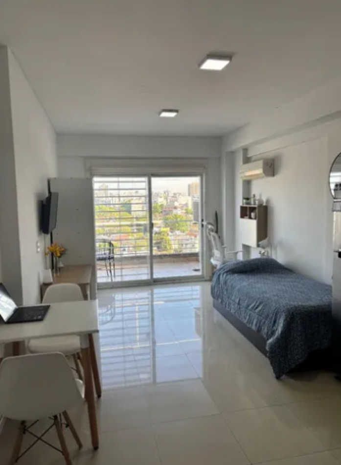 VENTA MONOAMBIENTE CON BALCON AL FRENTE EN PARQUE CHAS, C.A.B.A.