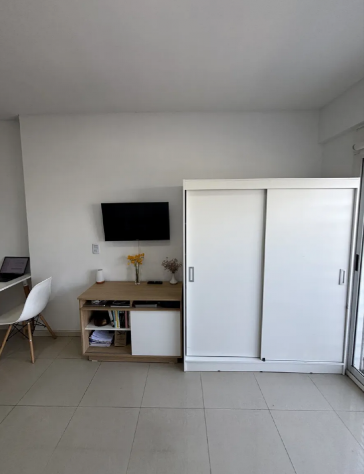 VENTA MONOAMBIENTE CON BALCON AL FRENTE EN PARQUE CHAS, C.A.B.A.