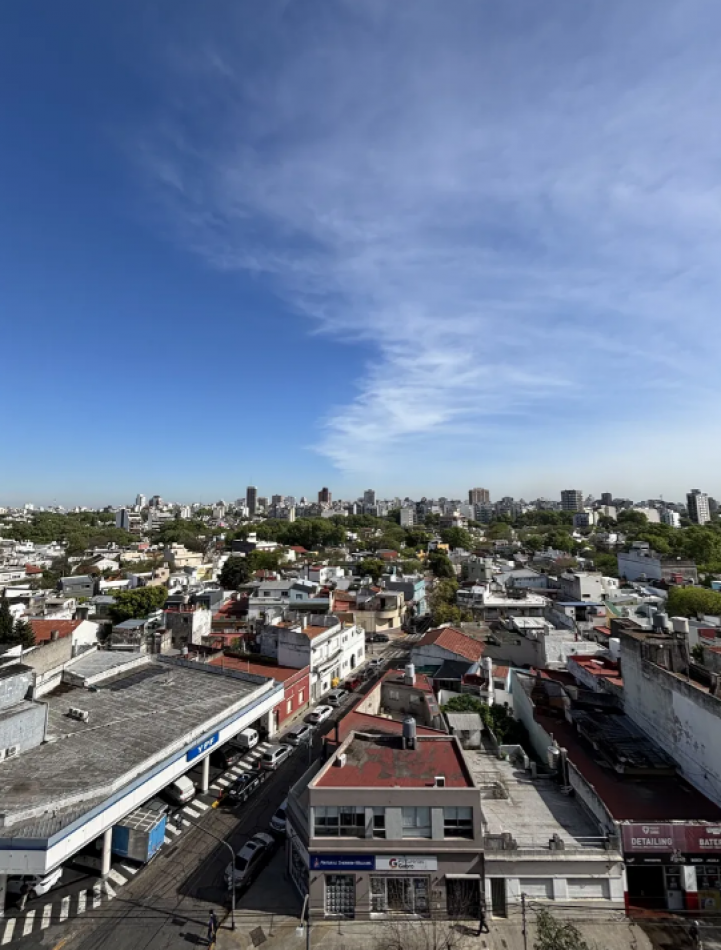 VENTA MONOAMBIENTE CON BALCON AL FRENTE EN PARQUE CHAS, C.A.B.A.