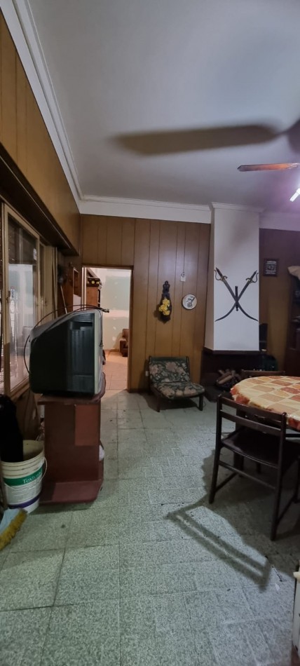 Venta ph tipo casa 4 ambientes con garage en Flores