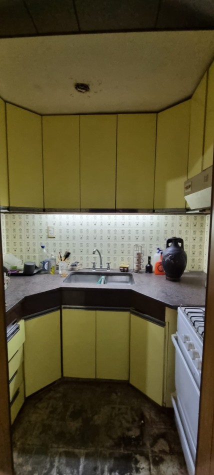 Venta ph tipo casa 4 ambientes con garage en Flores